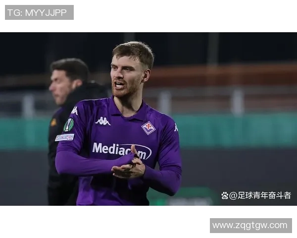 足球巨星拼图壁纸展现世界顶级球员风采与魅力的精彩瞬间