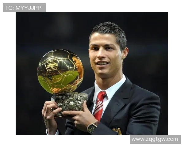 足球球星赛后安慰孩子哭泣瞬间感动全场父爱如山温情满满