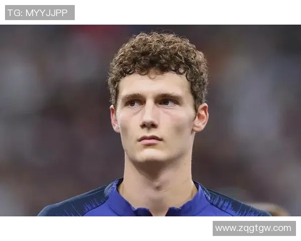 法国足球新星风采：盘点最帅球员的卓越表现与魅力外形